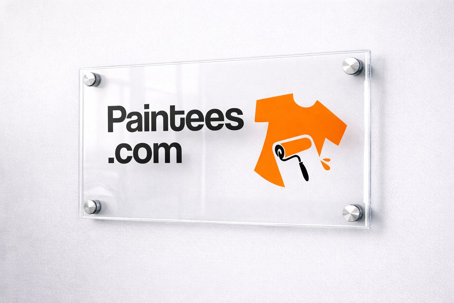 Targa in plexiglass personalizzata con logo Paintees.com e distanziali in acciaio